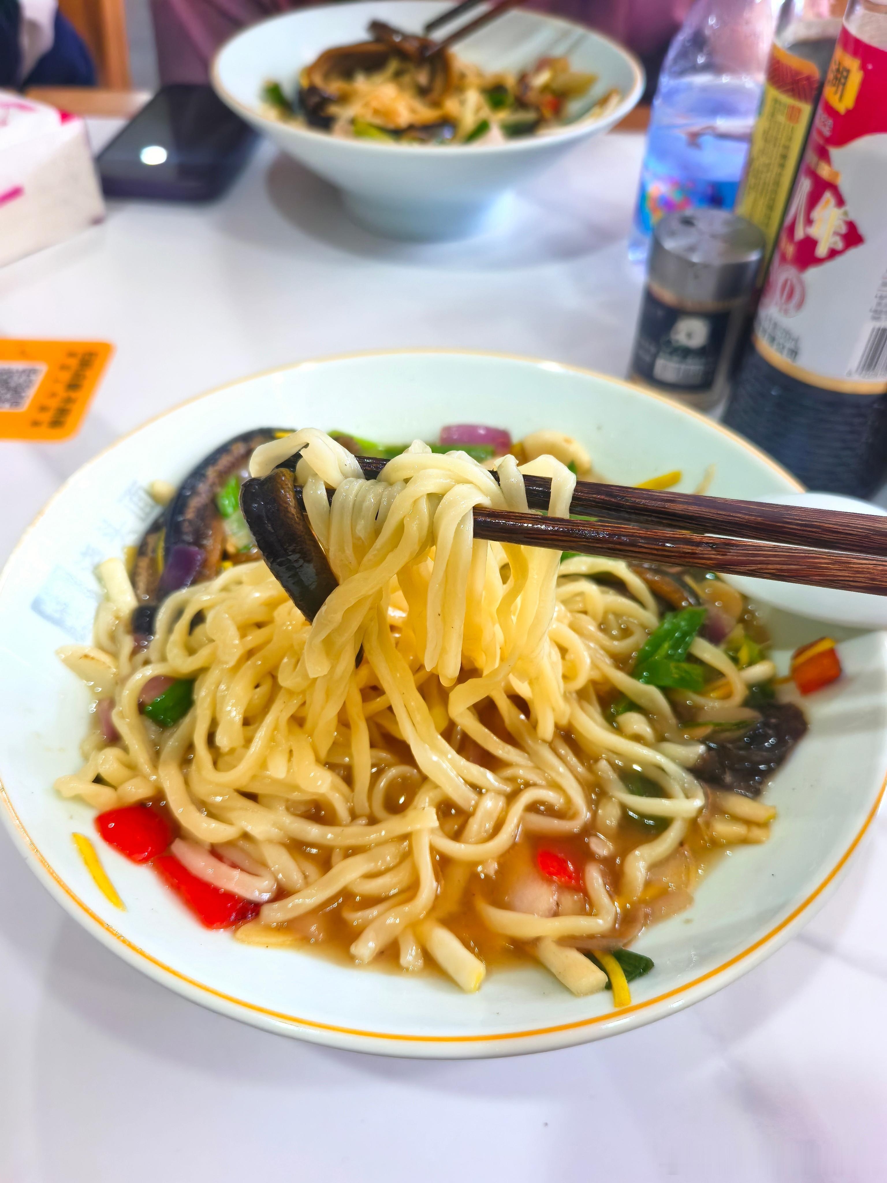 今日干饭：软兜长鱼浇头面[嘻嘻] ​​​