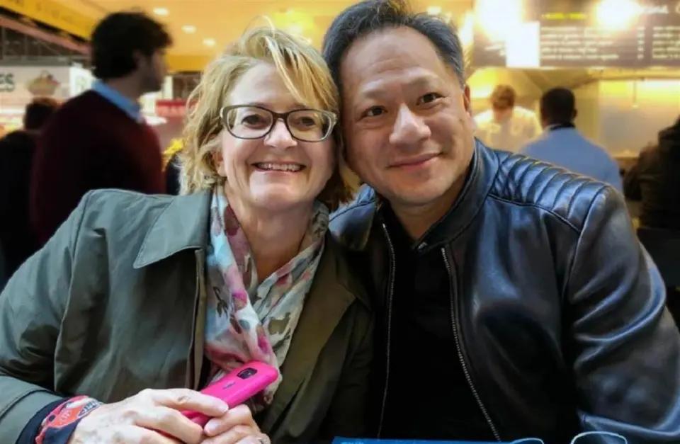 一句很戳心窝子的话：“男人，越是财富自由的男人，只会爱上他仰慕的女人，不会爱上服