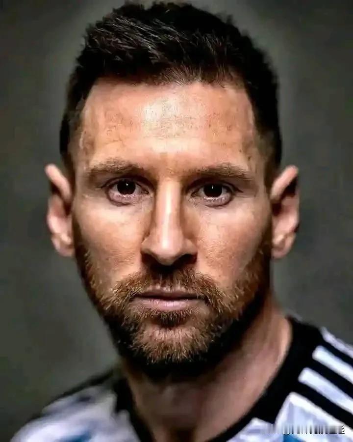 🚨你知道吗：莱昂内尔·梅西是足球史上唯一一位在七场重大决赛中均荣膺最佳球员 (