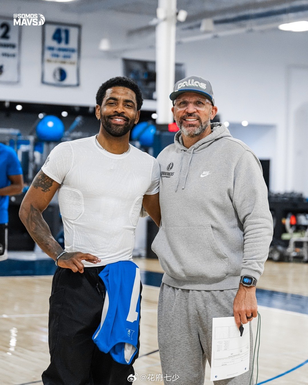 比赛结束后，双方球员聚集在AAC的X光室附近，以表示对穆迪的支持。【基德】（42