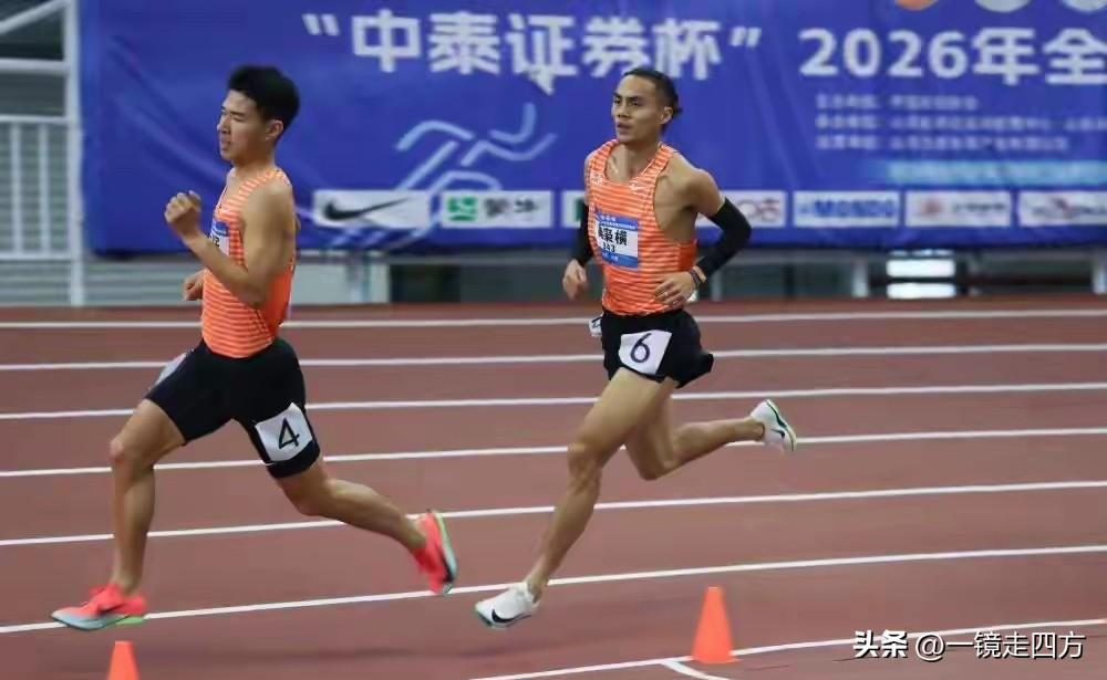 在济南进行的全国室内田径锦标赛男子1500米比赛，在去年全运会男子800米比赛破