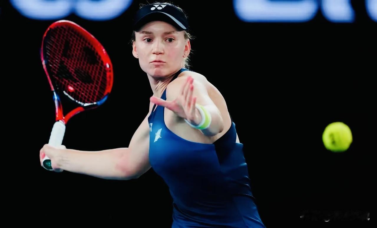 刚刚结束的一场WTA1000多哈站女单1/4决赛，赛会2号种子莱巴金娜以5-7、