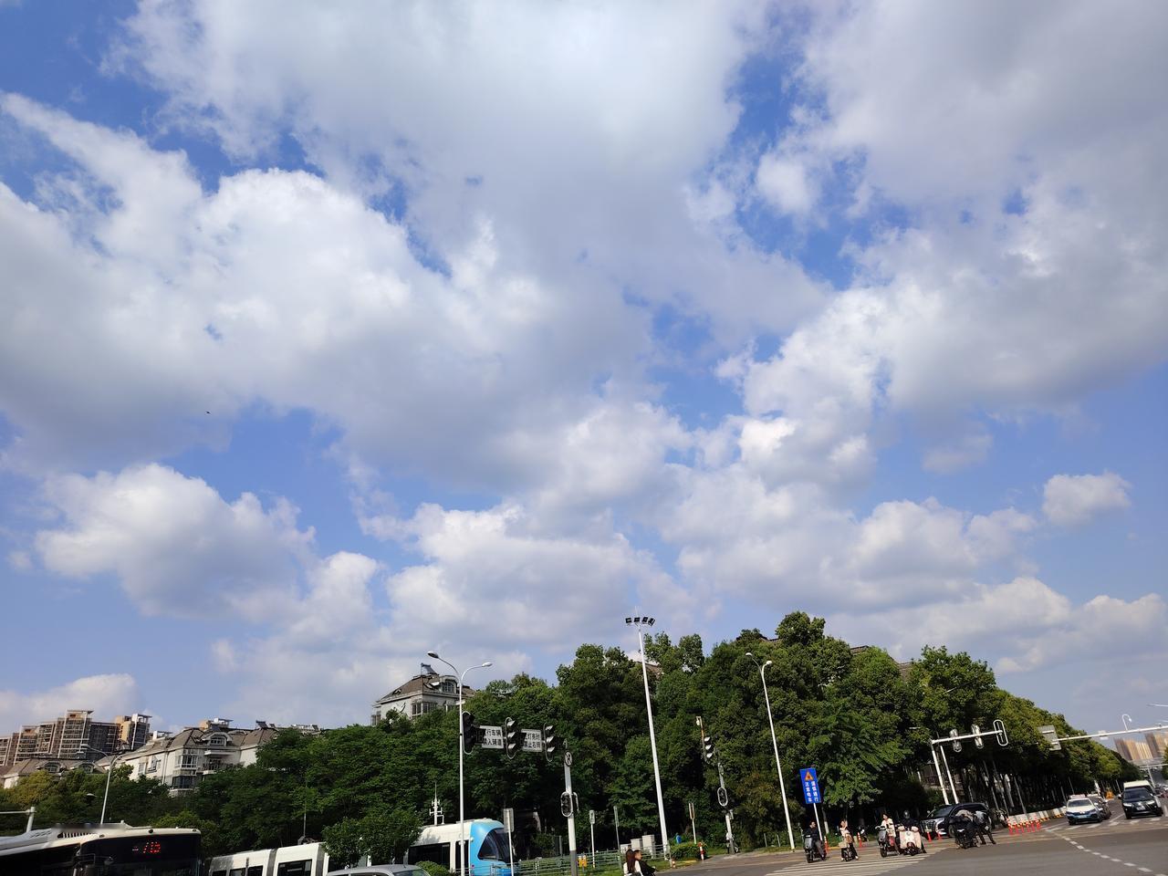 雨后的天空格外美