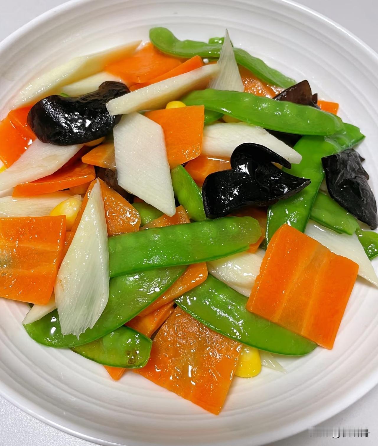 年纪大控糖，10种食物最实用
1. 鸡蛋（优质蛋白，稳糖不升脂，建议水煮或蒸，每