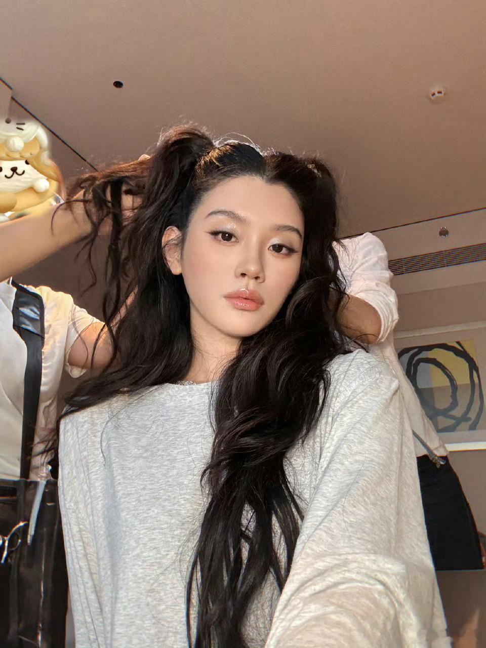 奚梦瑶被夸状态好坦言要做医美  这张好美[酷] 