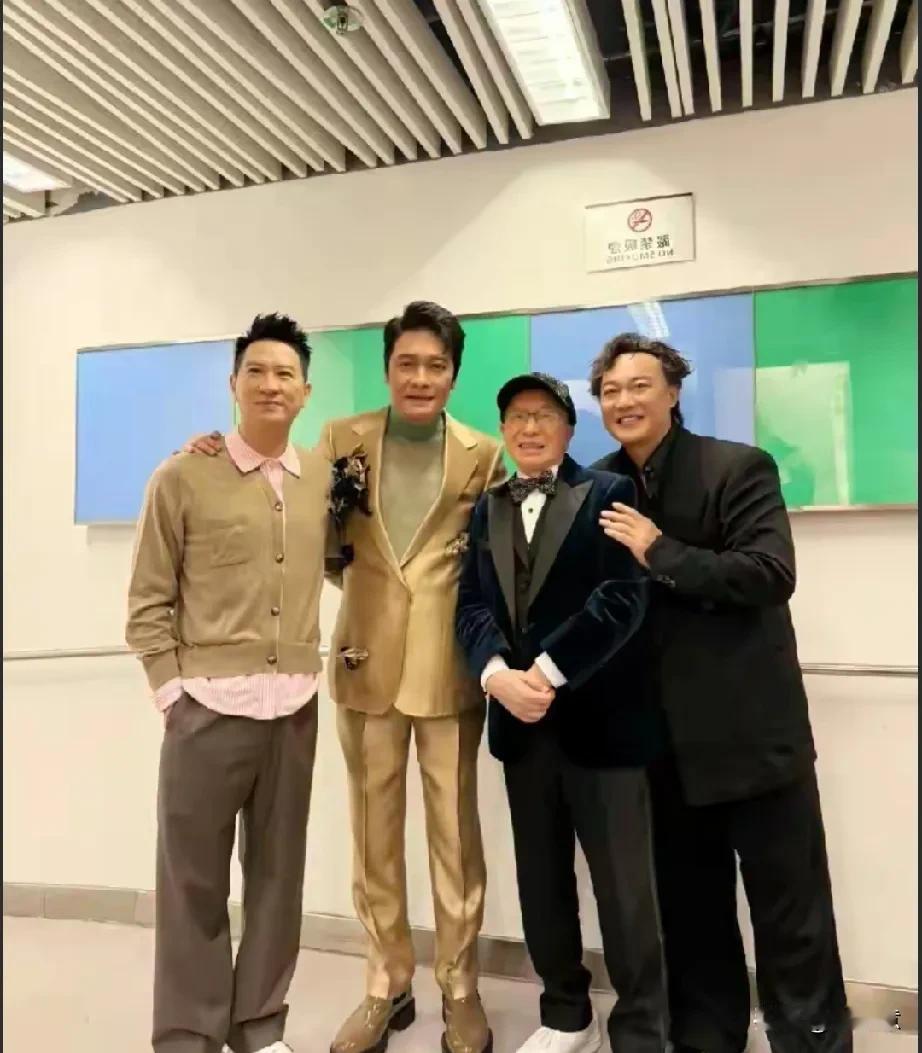 最帅的男人是谁呢，
不一定光看脸蛋[奸笑]
