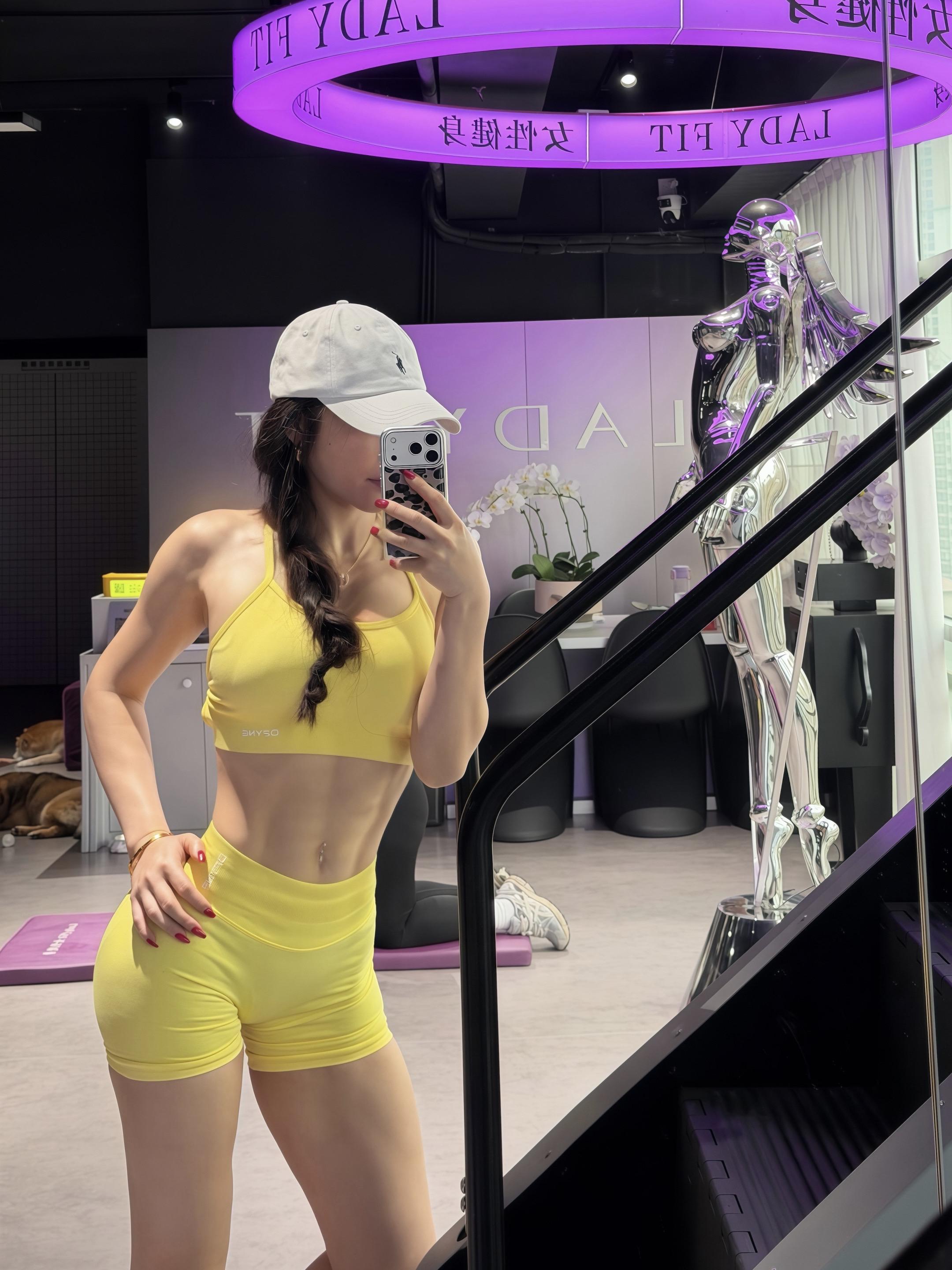 做个思想独立的美女而不是被食欲操控的猪