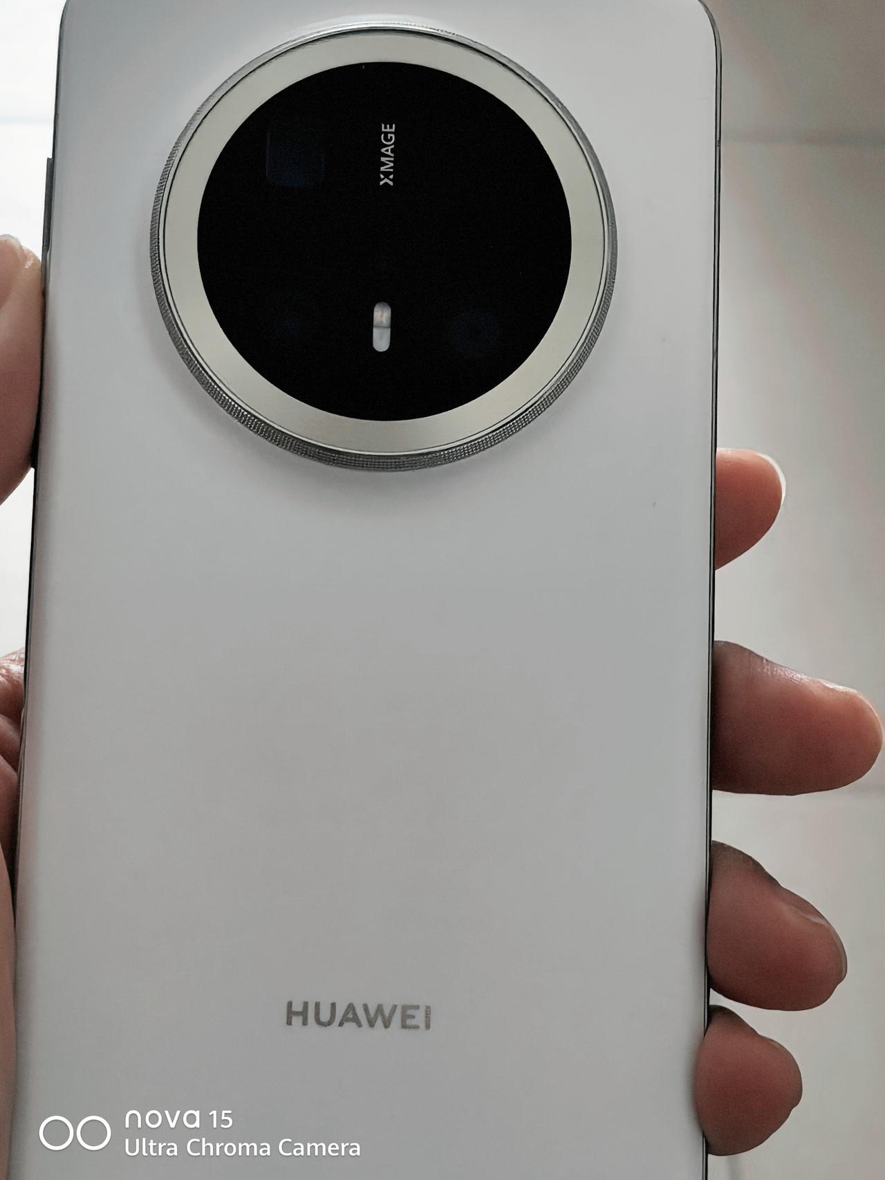 Mate 70 Pro+是国产手机。

这款手机在设计、技术和功能上都展现了许多