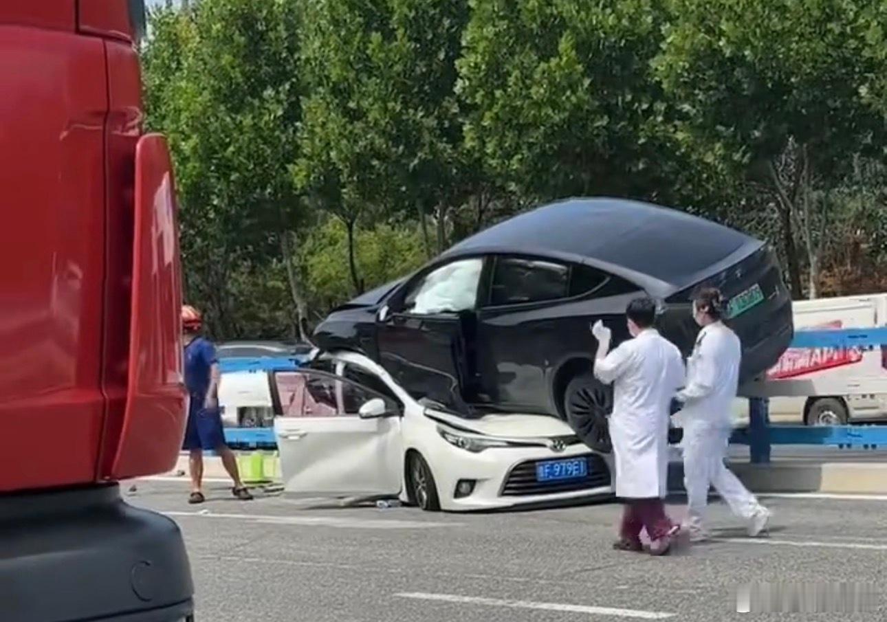 看到个今日份缺德评论：鼠标垫… ​​​