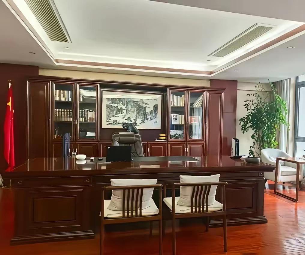 体制内工作的办公室，一般什么级别领导可以办公