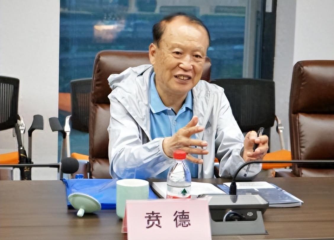 中国雷达已经从过去的“看不远、看不清”，直接跃升到能在8000公里之外发现小目标
