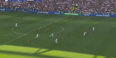 本届欧洲杯第六个乌龙球来了！葡萄牙对阵土耳其比赛第28分钟，葡萄牙队坎塞洛直传给