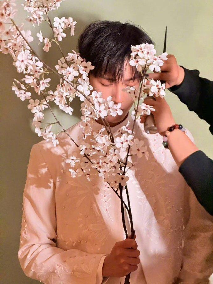 李昀锐杭州线下生图咱就是说，李昀锐的生图永远不会让人失望！杭州线下帅出新高度李昀