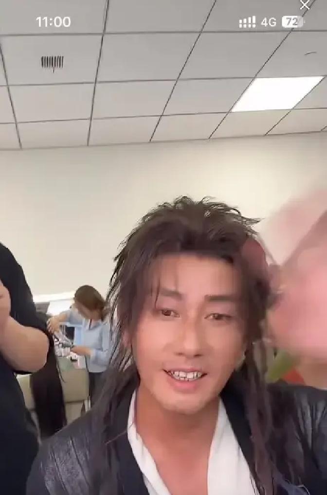 真没见过给自家闺女打工还得背KPI的，演达标了拿1500块辛苦费，演砸了一分没有