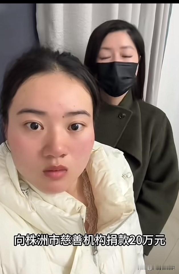 灿灿的杀猪宴又又又又取消了！
这次又让那些想要去的网友失望了。
这可是第4次反转