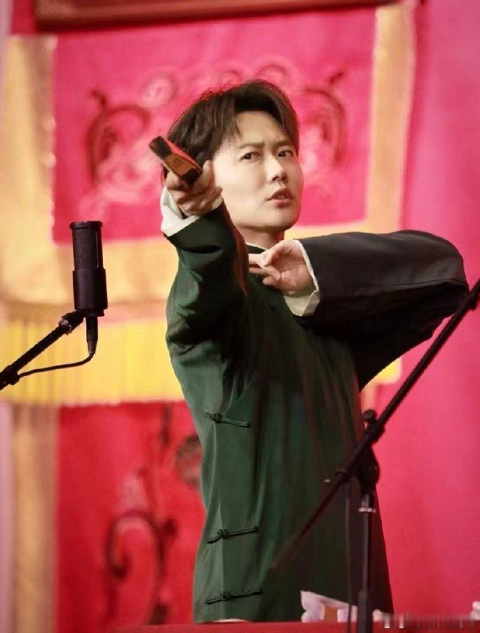 孟鹤堂孟鹤堂加盟2026辽宁春晚辽宁春晚马年福气“堂”里藏！孟鹤堂扎根辽宁沈阳，