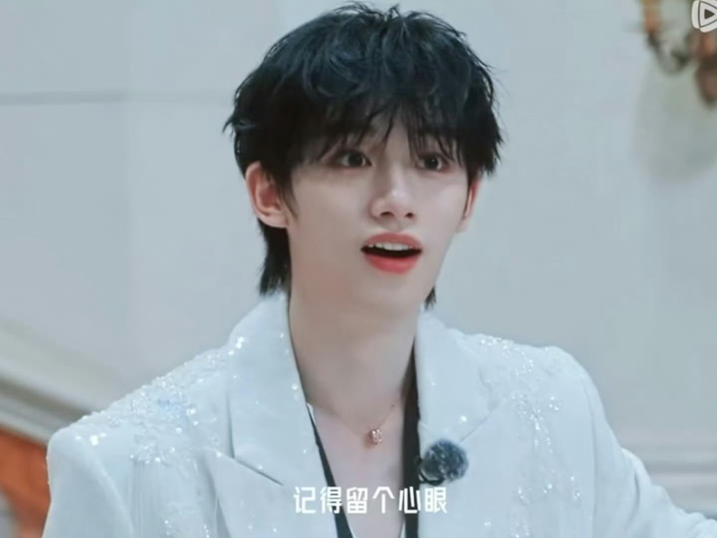 丁程鑫不敢想结婚丁程鑫你看看张凌赫在干嘛 豆德满分的小宝