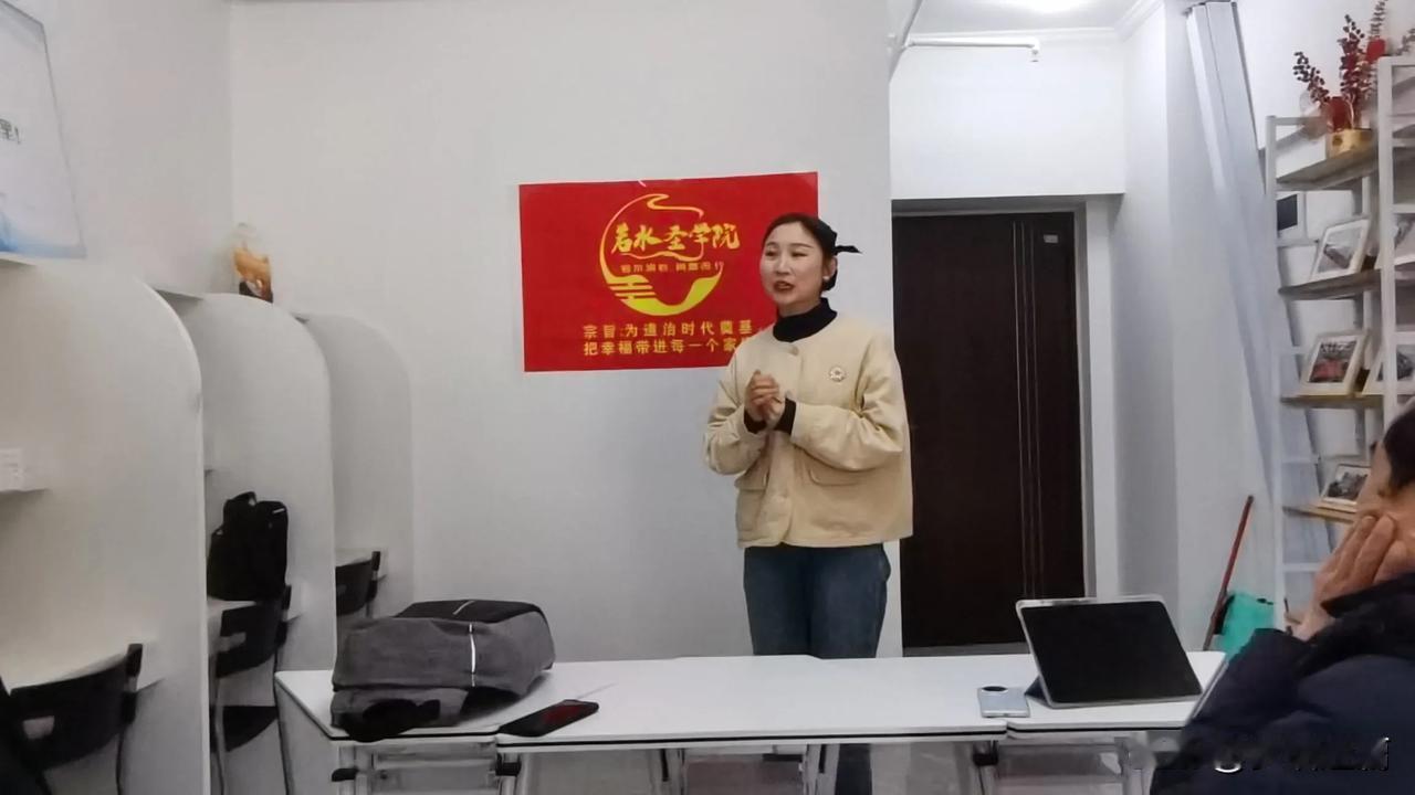 “心大则万物皆通，心小则百物皆病。” 人之所以累，是因为心中装的东西多，争的多，