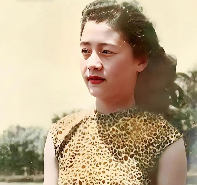 1947年，20岁的徐雯波，嫁给了闺蜜的爸爸，48岁的张大千。新婚夜，徐雯波又羞