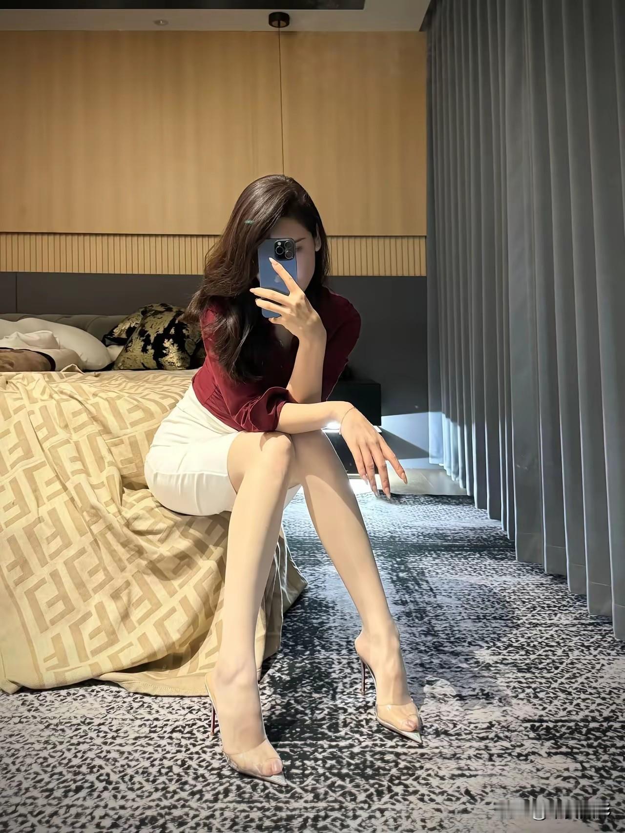 办公室  
在隔壁吗？