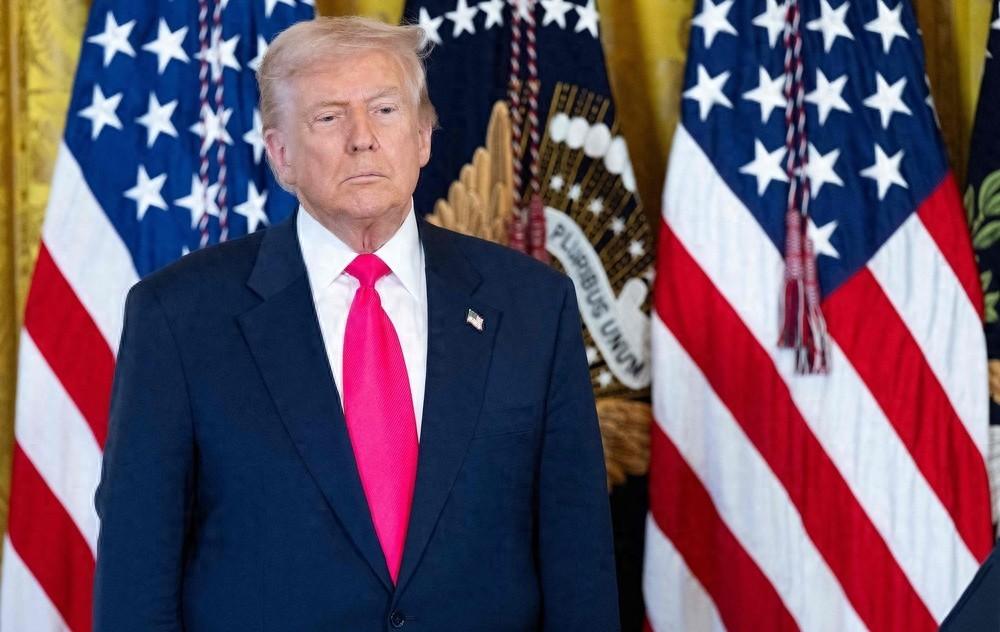 特朗普撤回禁令，中美博弈停火？李显龙一句话点破真相。
美国突然改口了。1月8日，