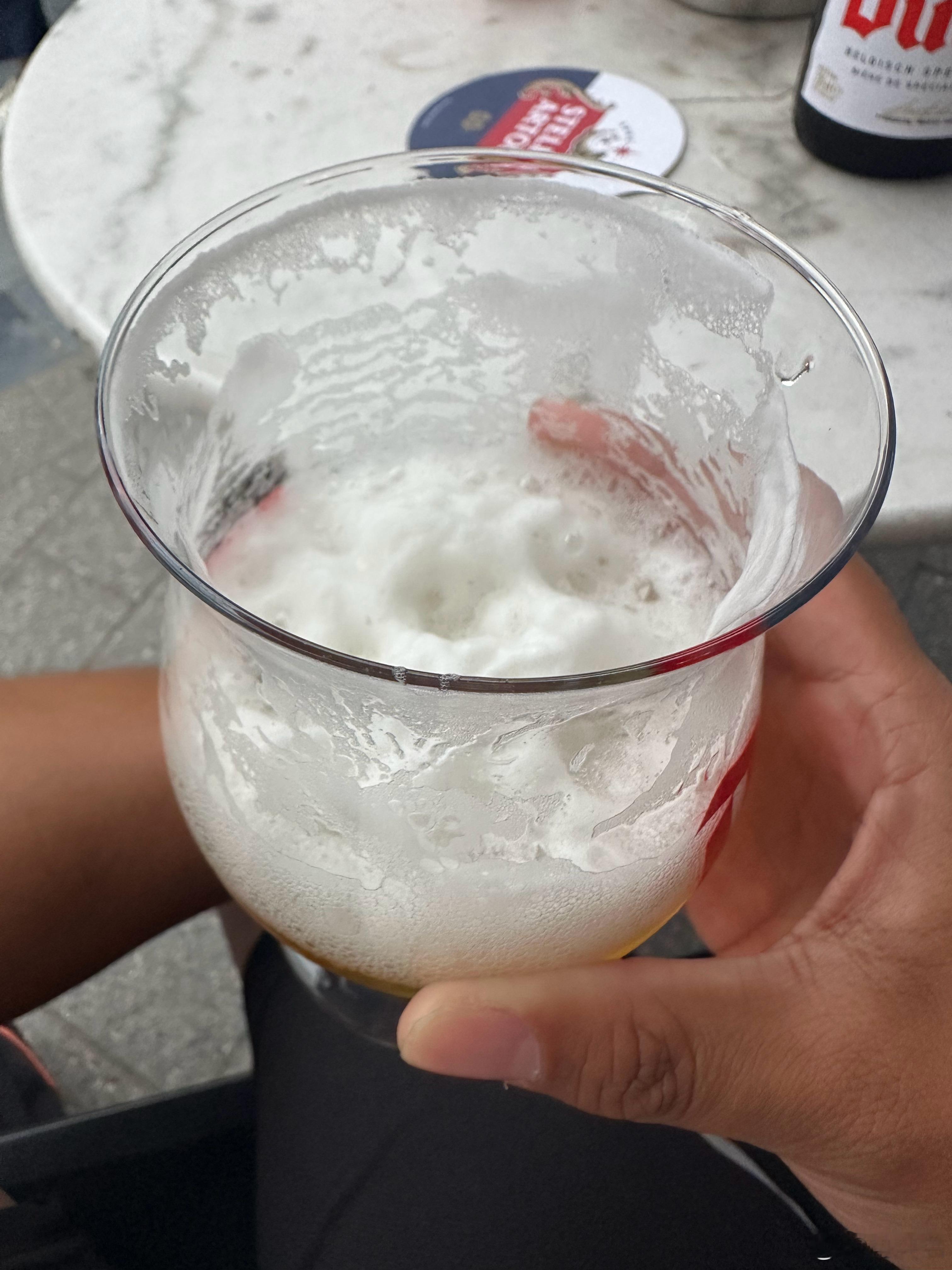 比利时狂喝啤酒，不知道会不会痛风。曾经在2023年体检查出尿酸偏高一点点。  ​
