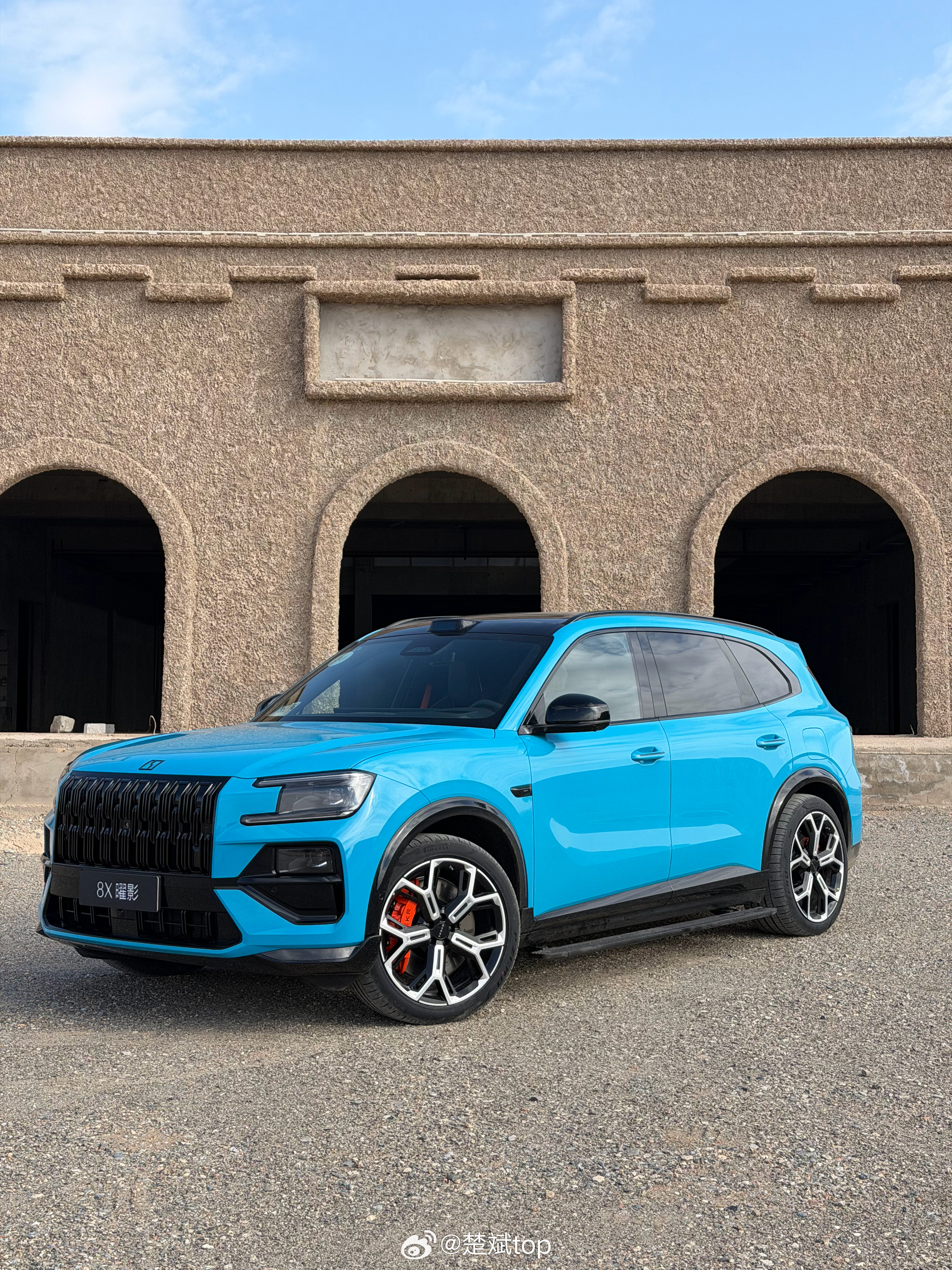 今天开了一天极氪8X 曜影，这台车真的很极致，可能有也只有少数人能懂他，但是如果