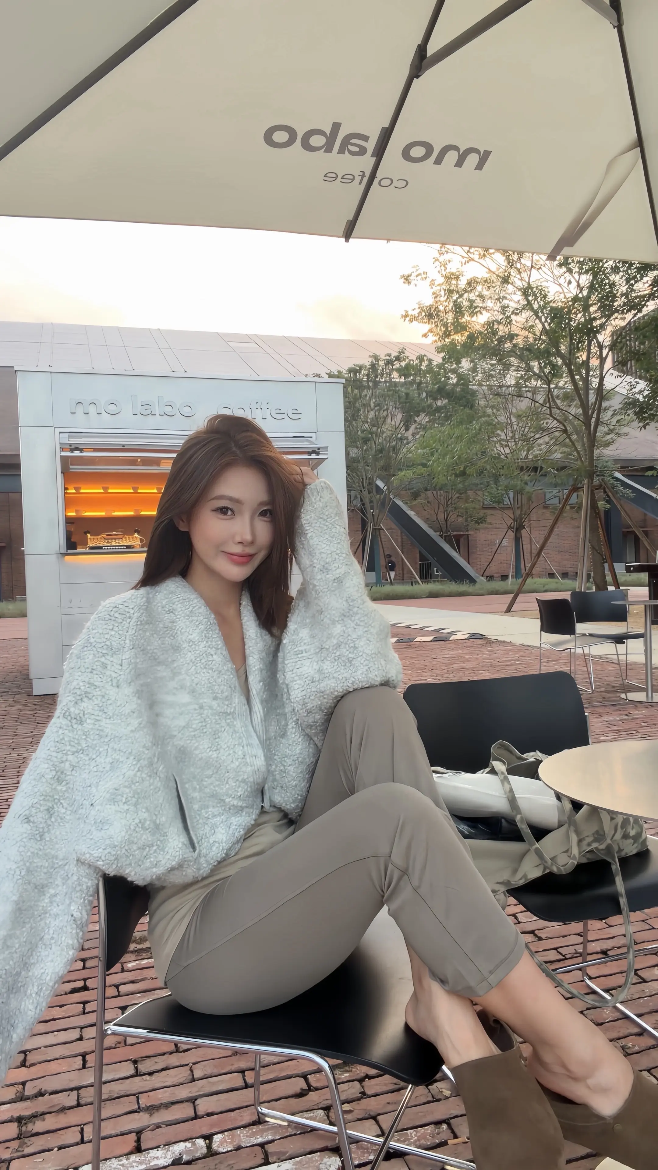 女孩先爱自己 溢出来的再分给别人。