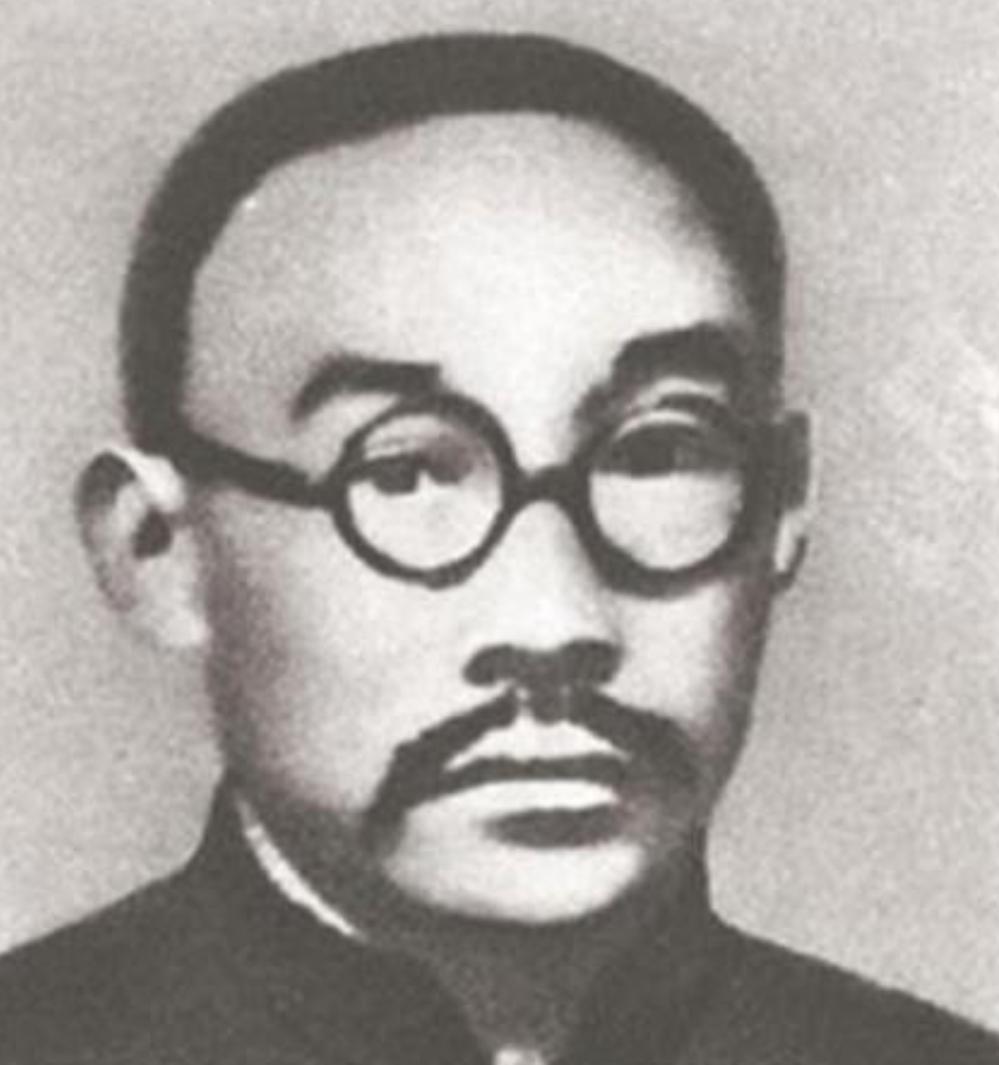 1907年，何叔衡的妻子连生3女，族人纷纷劝道‘快纳个妾吧，大才子总不能无后，”