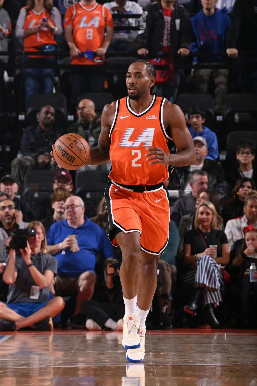 无双卡上线——攻防一体，破个人得分记录，持平队史得分记录快船豪取 4 连胜，击败