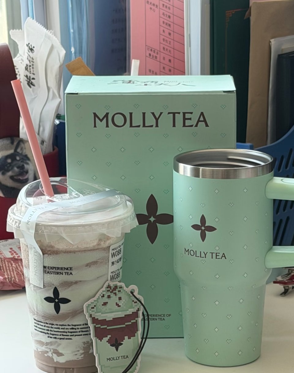 茉莉奶白有点不舒服了我将永远拥护茉莉奶白！我也不太舒服了！马上点一杯茉莉奶白LV