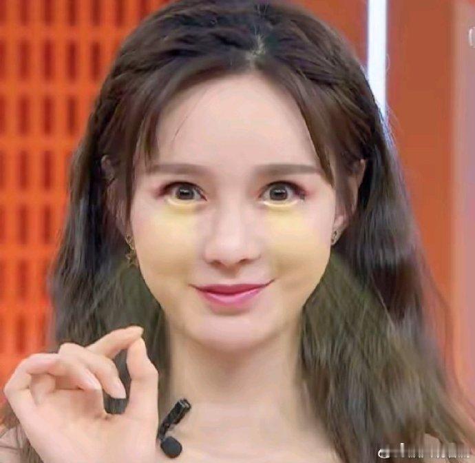 毕雯珺回应发光卧蚕毕雯珺对不起梦辰姐 谁还没为年轻时候的“冲动”后悔过？毕雯珺用
