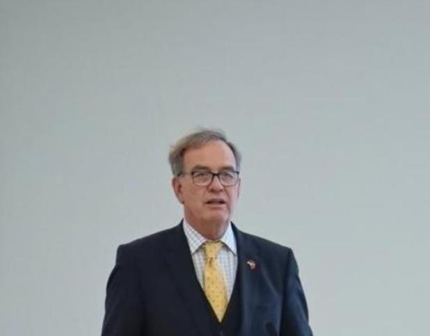德国：中美打不起来了，因为打了也白打！德国教授曾坦率指出：美国不是害怕中国，也不