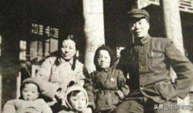 大堰河啊，我的保姆，蒋海澄啊，著名诗人。
   八十年代上中国现代文学课，老师讲
