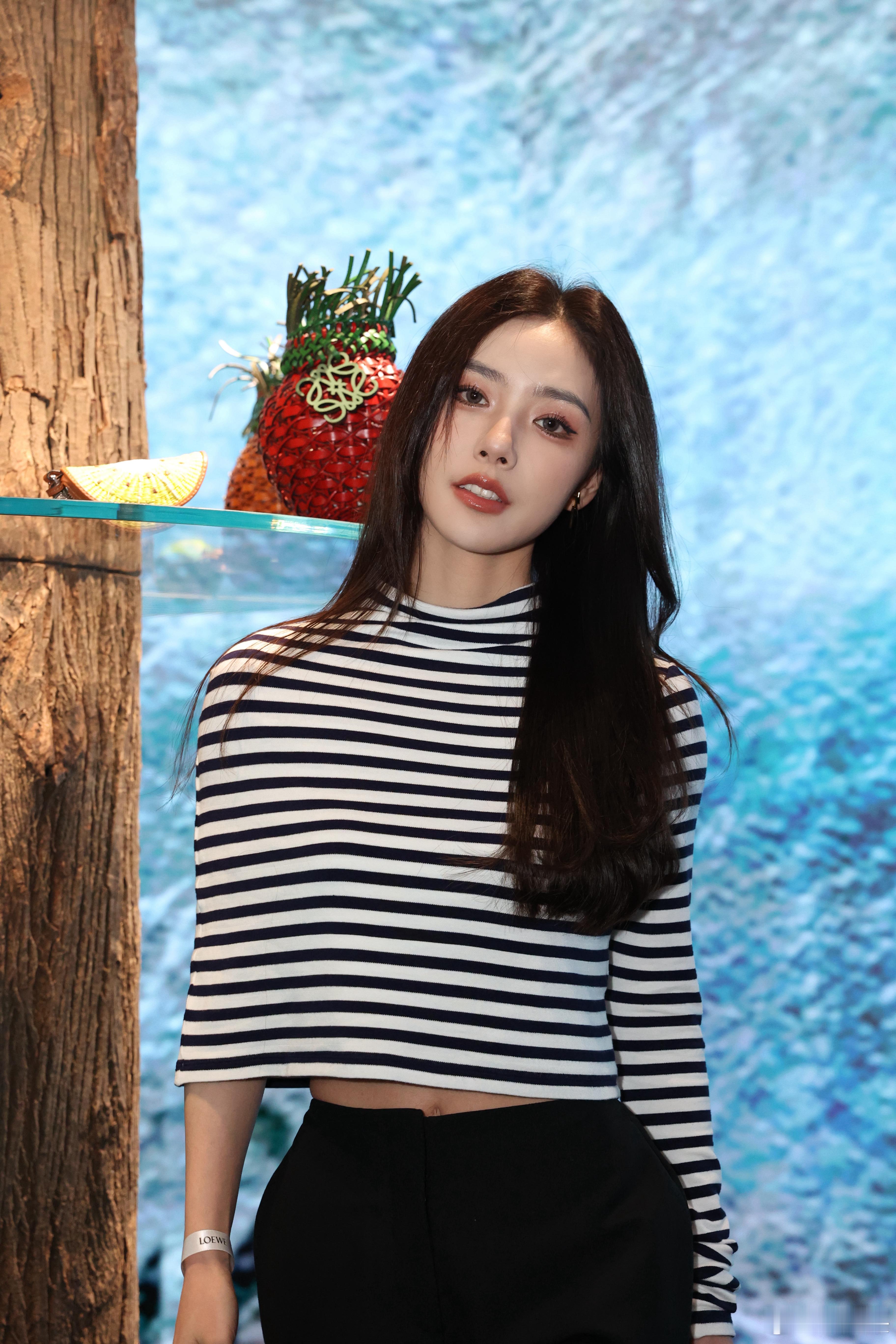 和安琪相遇在LOEWE的展～好喜欢我俩的这该死的cp感❤️i人的我也是玩的很开心