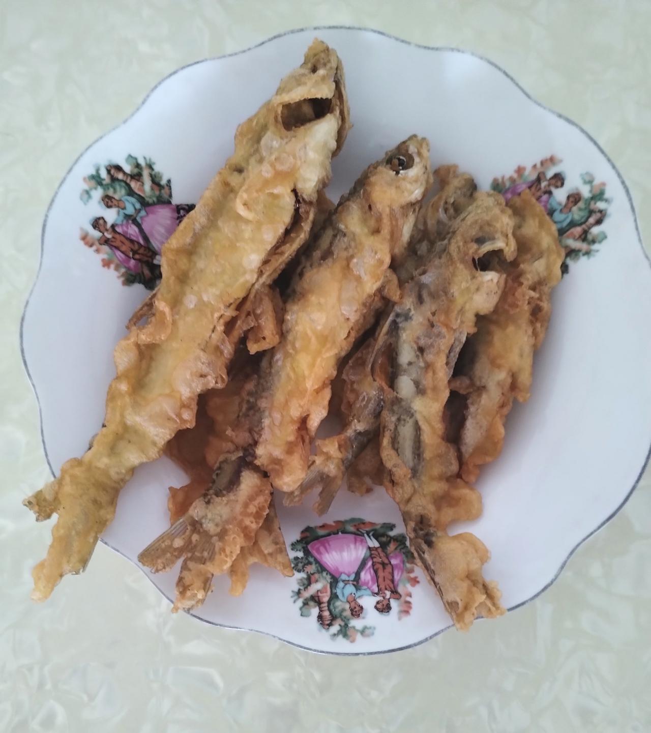 今天早晨去沈丘大闸南头商贸城北门口对面，哪里有许多卖鱼的小商贩，基本上都是自己下