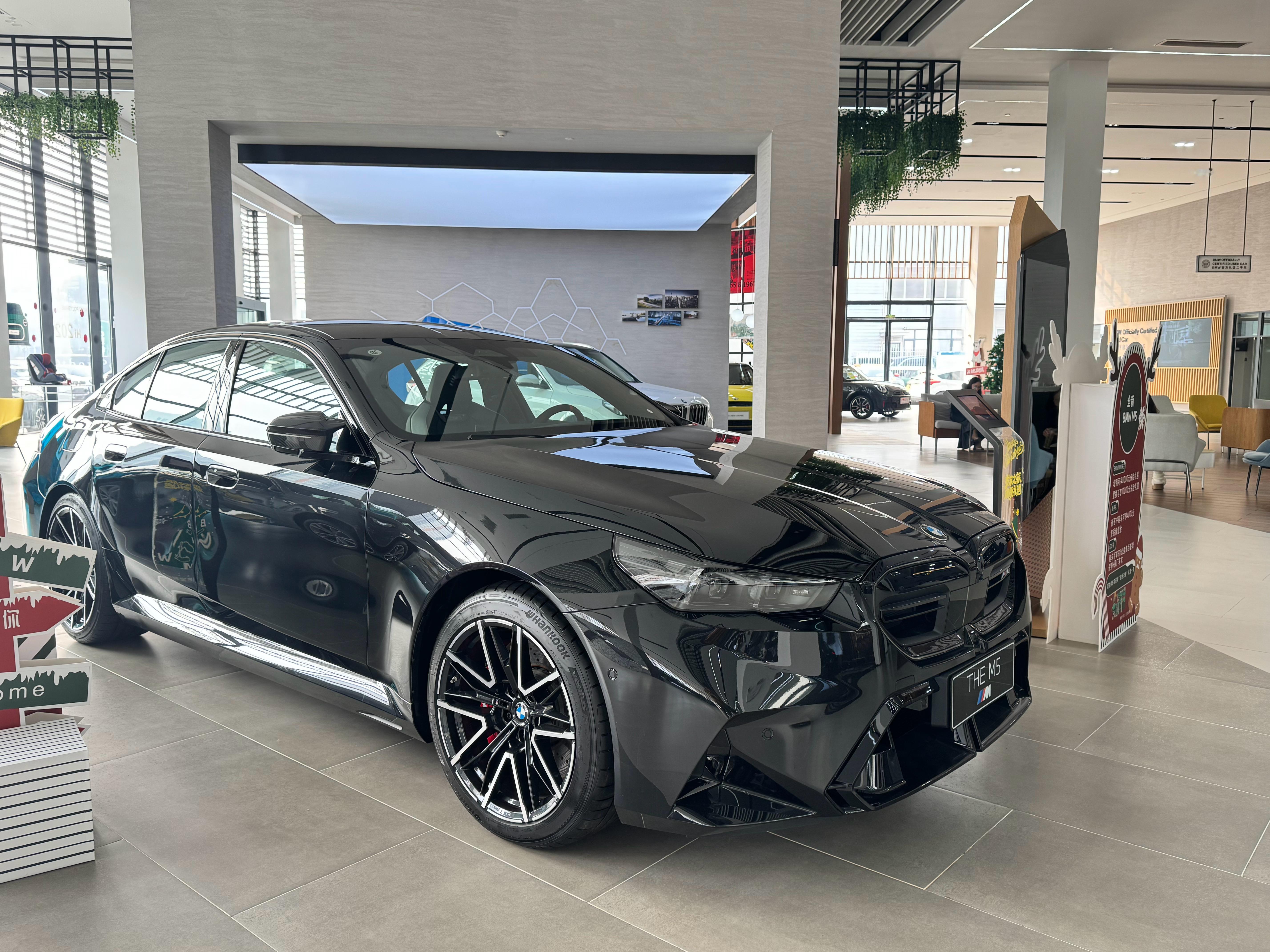 全新宝马M5，说实话，存在感真的低到爆炸💥！以前至少还能有提及率……现在真的是