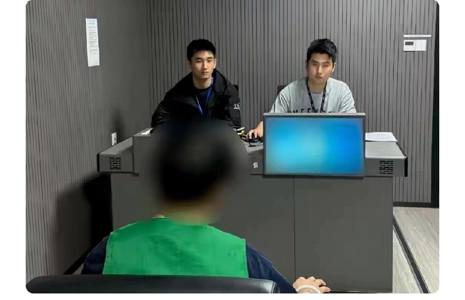 浙江杭州，男子实在找不到工作，穷得叮当响，竟动起歪心思，他假装跟中介看房，趁人不