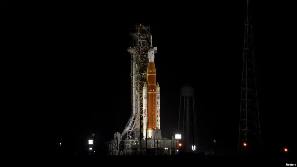 中美登月竞赛：美国时隔 50 年再送宇航员到月球，NASA 备战"阿耳忒弥斯二号