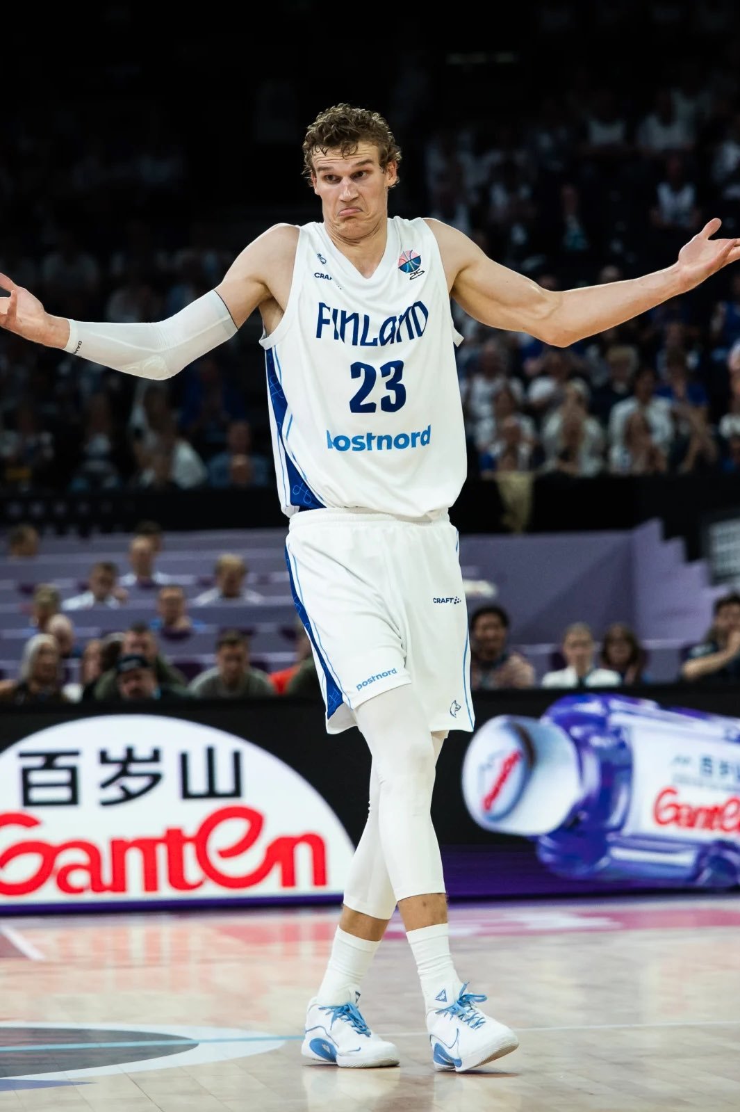 太炸裂了！马尔卡宁绝对是FIBA大杀器！！！[吃惊]——G1，32分钟，15中7