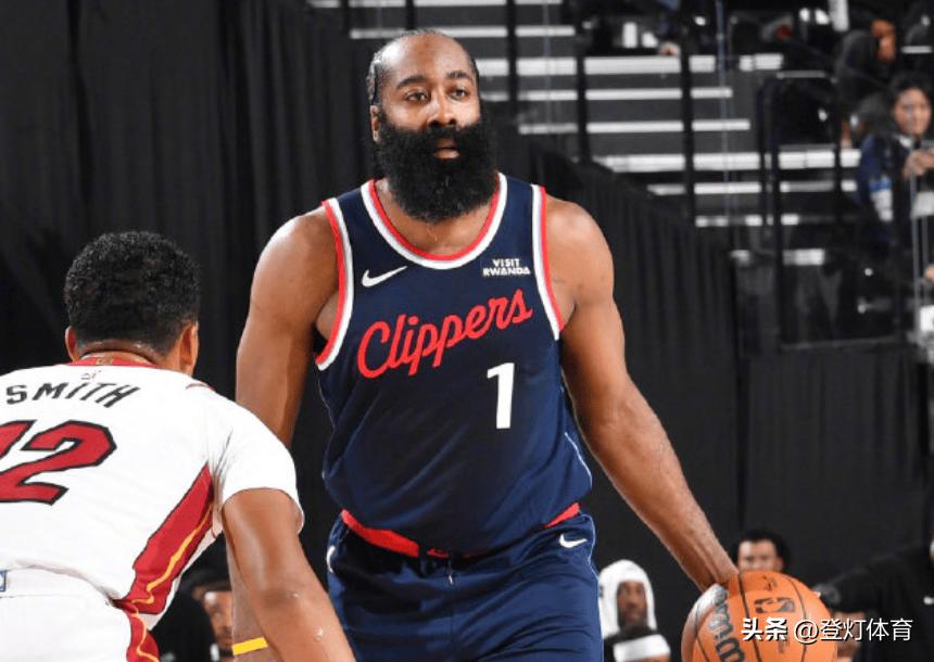 哈登罕见缺席，明天对阵太阳的比赛哈登小卡都缺席，小卡因为热火比赛时脚踝扭伤，哈登