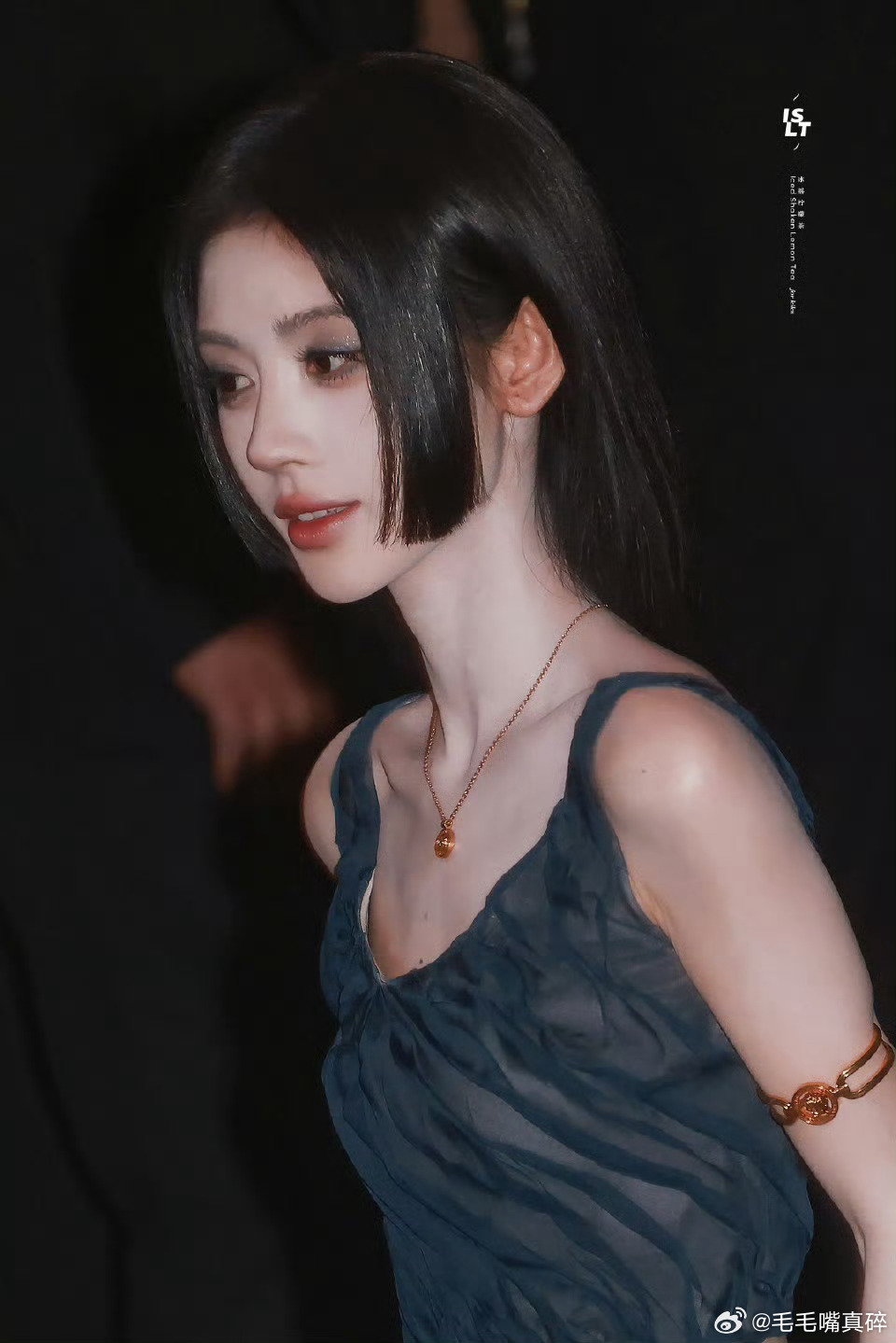 鞠婧祎G社生图现场喊鞠婧祎喊的我脑袋瓜子哇哇叫人气好高啊！！！！鞠婧祎 好美！ 
