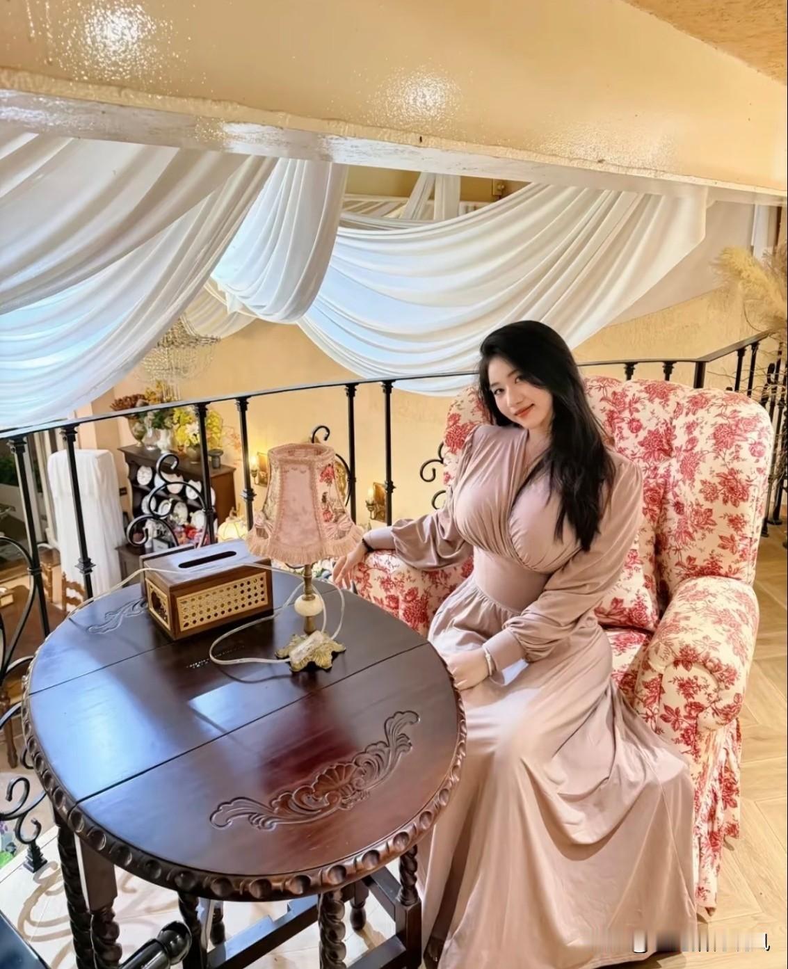 我觉得比读书更重要的，是把读到的东西用起来。
 
读书是输入，可光输入不输出，那