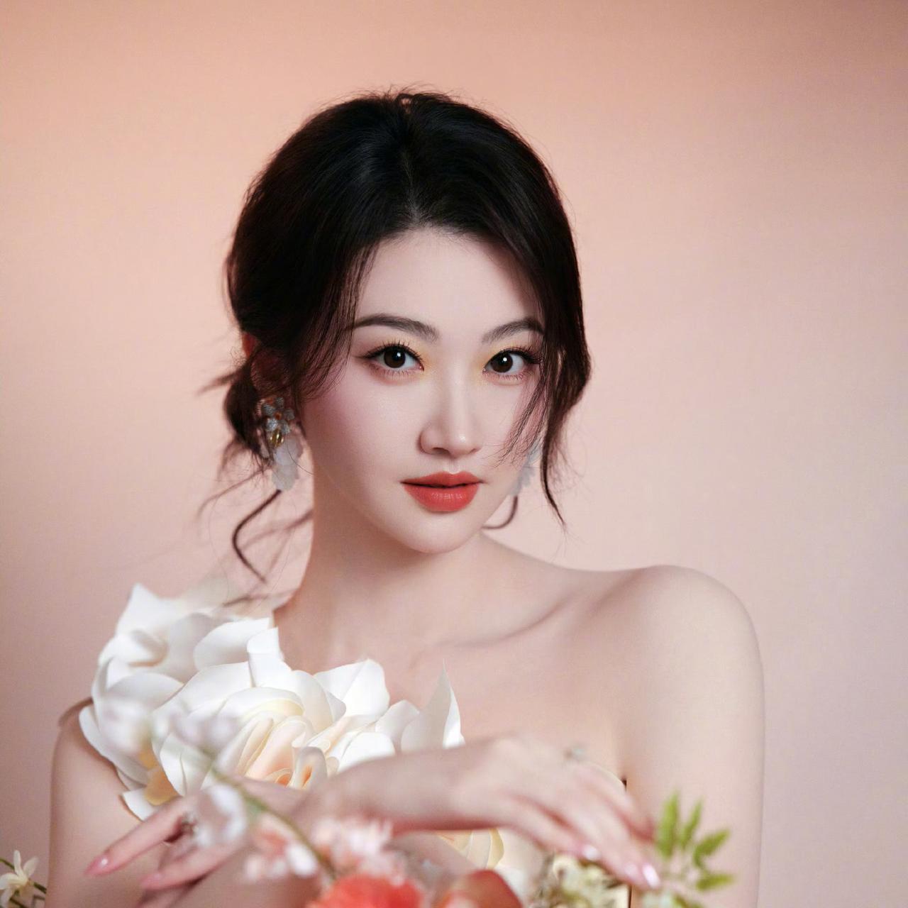富商孙宇晨起诉景甜了。2026年8月27日，北京这边，孙宇晨请的律师公开说了下案