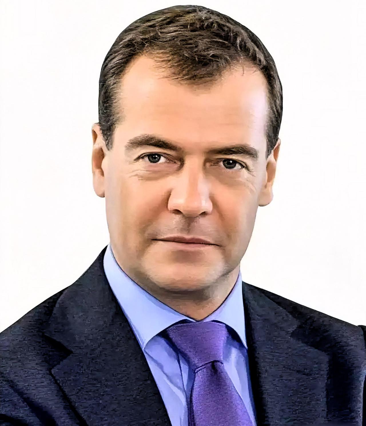 最新消息
梅德韦杰夫突然宣布了！

10月19日，俄罗斯联邦安全会议副主席梅德韦