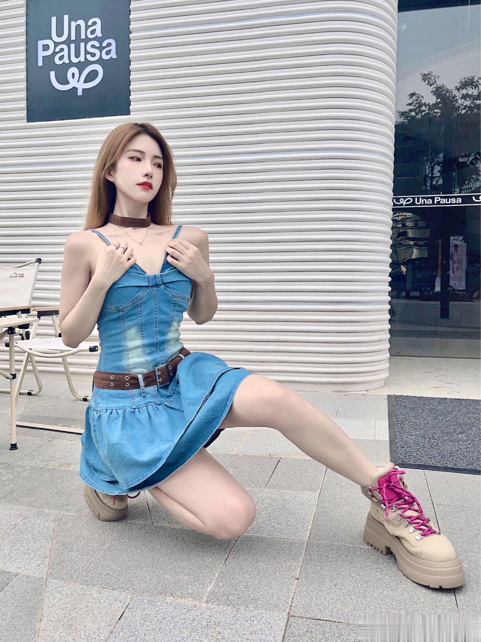 喜欢的贴贴 不喜欢的滚蛋[挤眼] ​​​