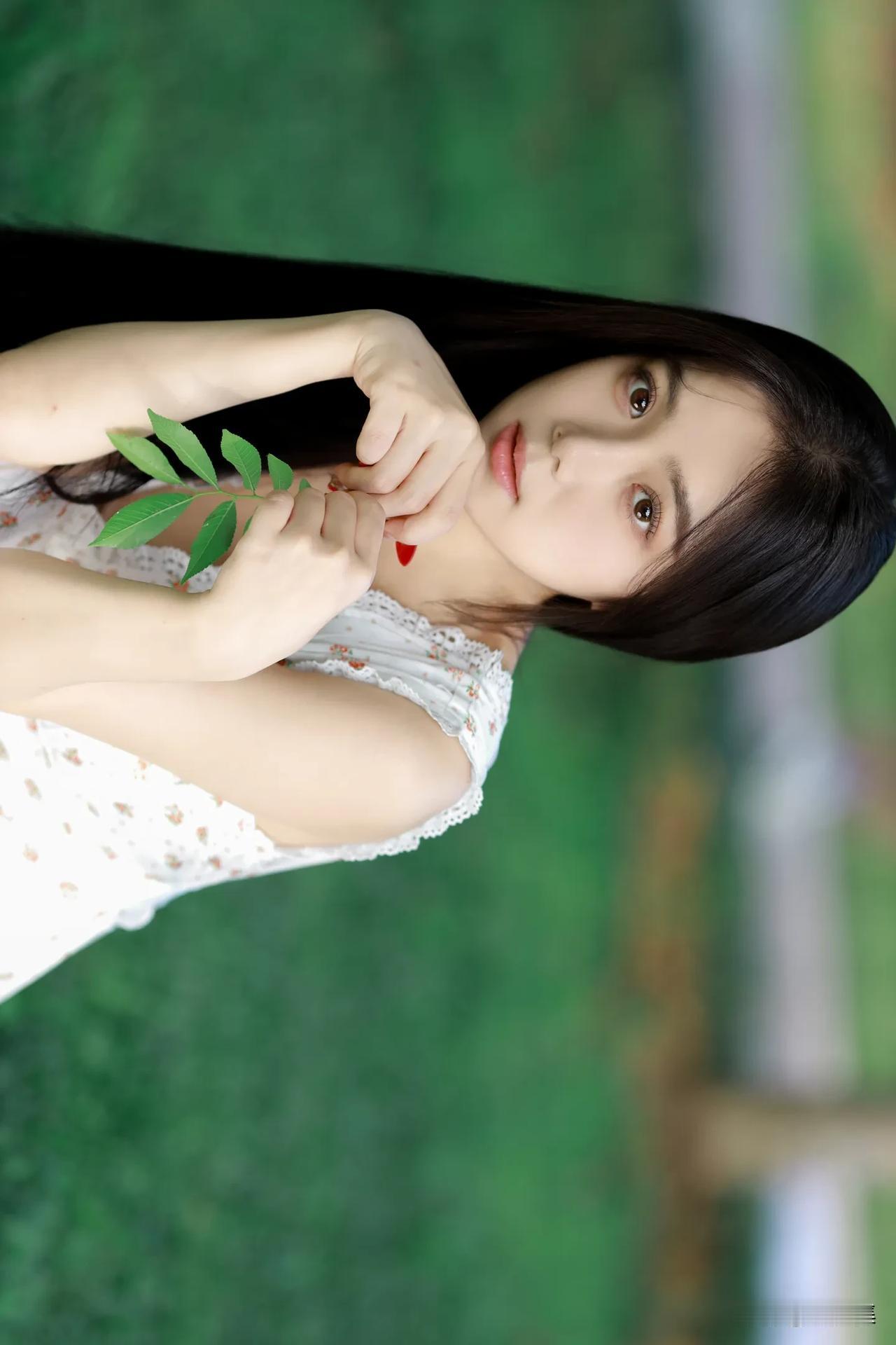 置身青草之间，感受自然赋予的松弛