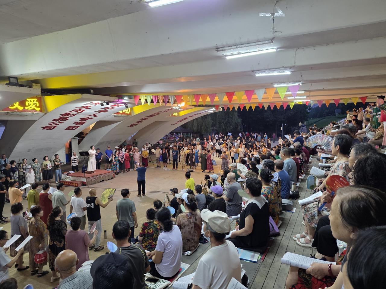 7月13日的那场暴雨来势极为凶猛，新华桥都被它“折腾”得够呛。不过，风雨过后便是