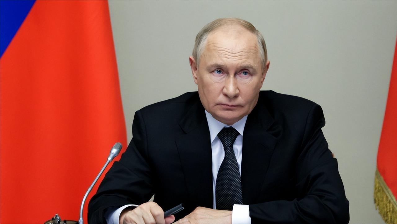 全球核安全的最后一道保险丝，在2月5日彻底熔断了！特朗普转头就要买机票飞北京，普