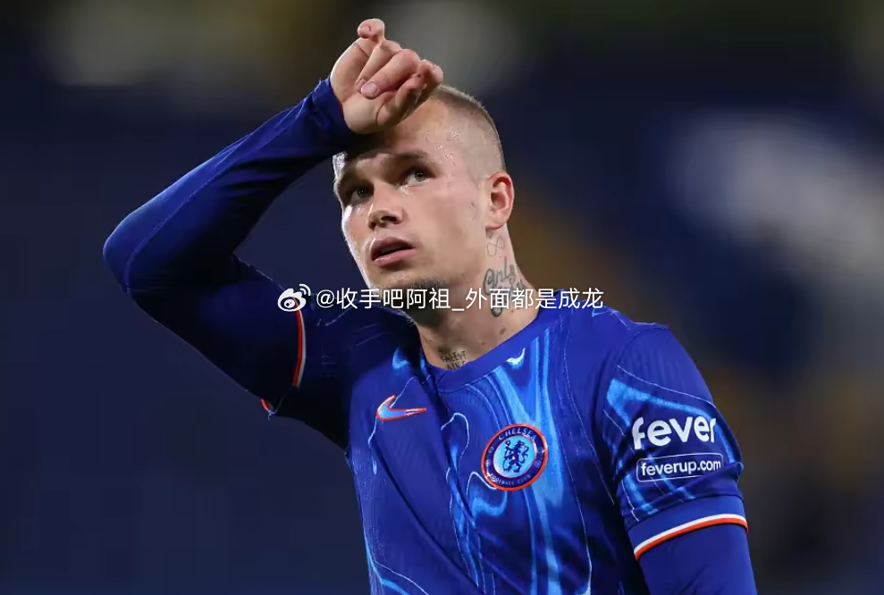 据英国媒体《太阳报》报道，虽然乌克兰边锋穆德里克已经被禁赛18个月，但切尔西仍与